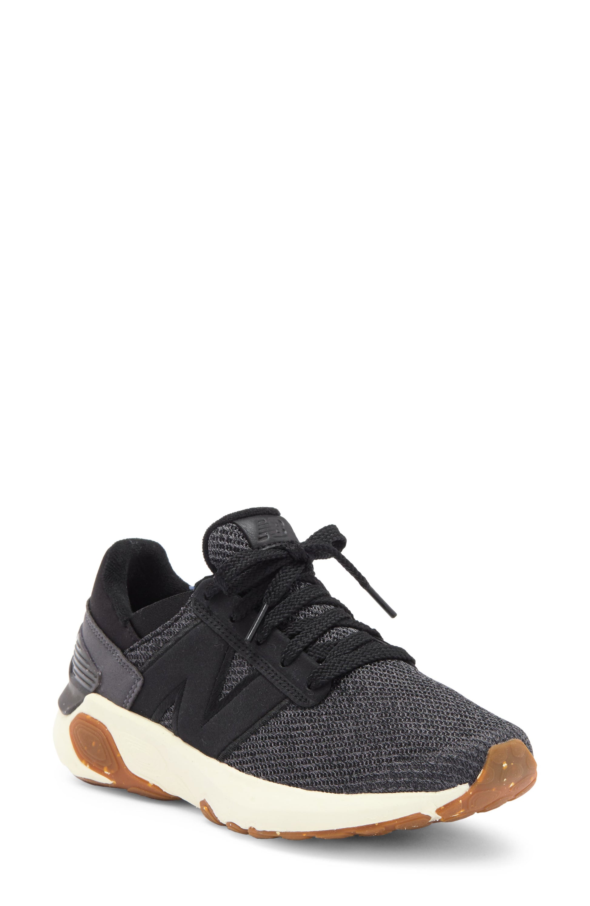 BLACK/ BLACK