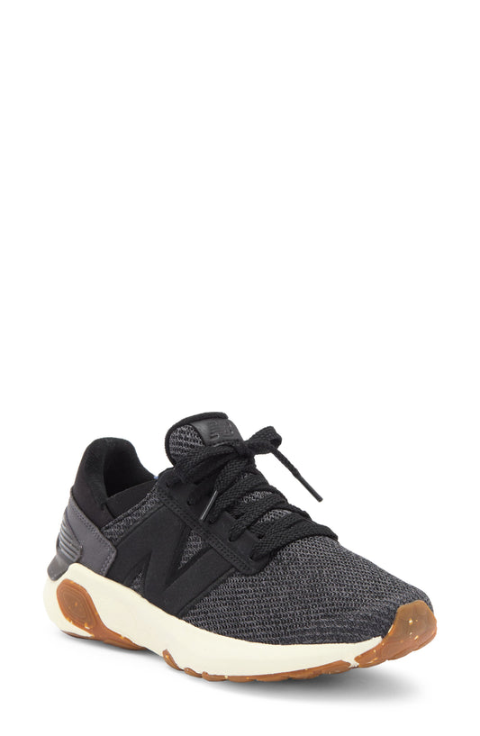 BLACK/ BLACK