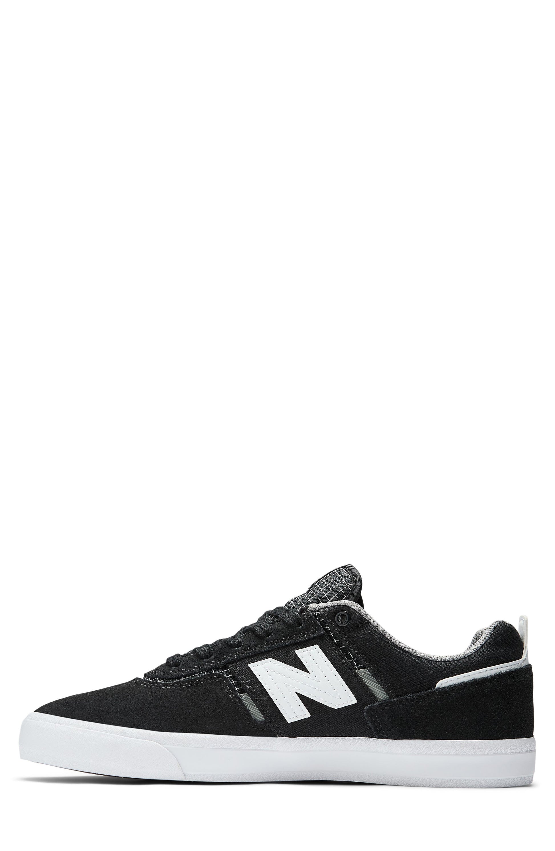 BLACK/ WHITE