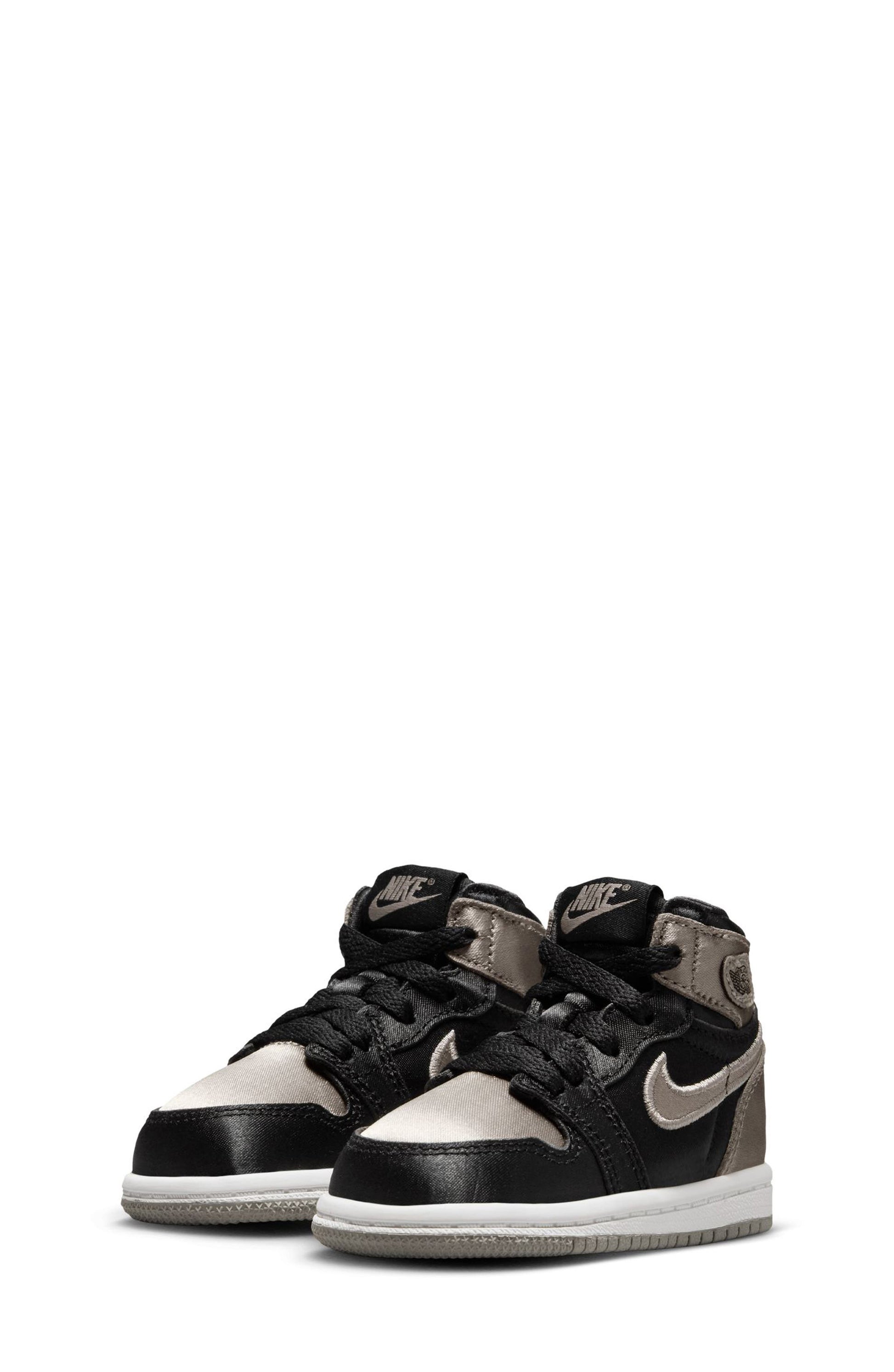 BLACK/ MEDIUM GREY/ WHITE