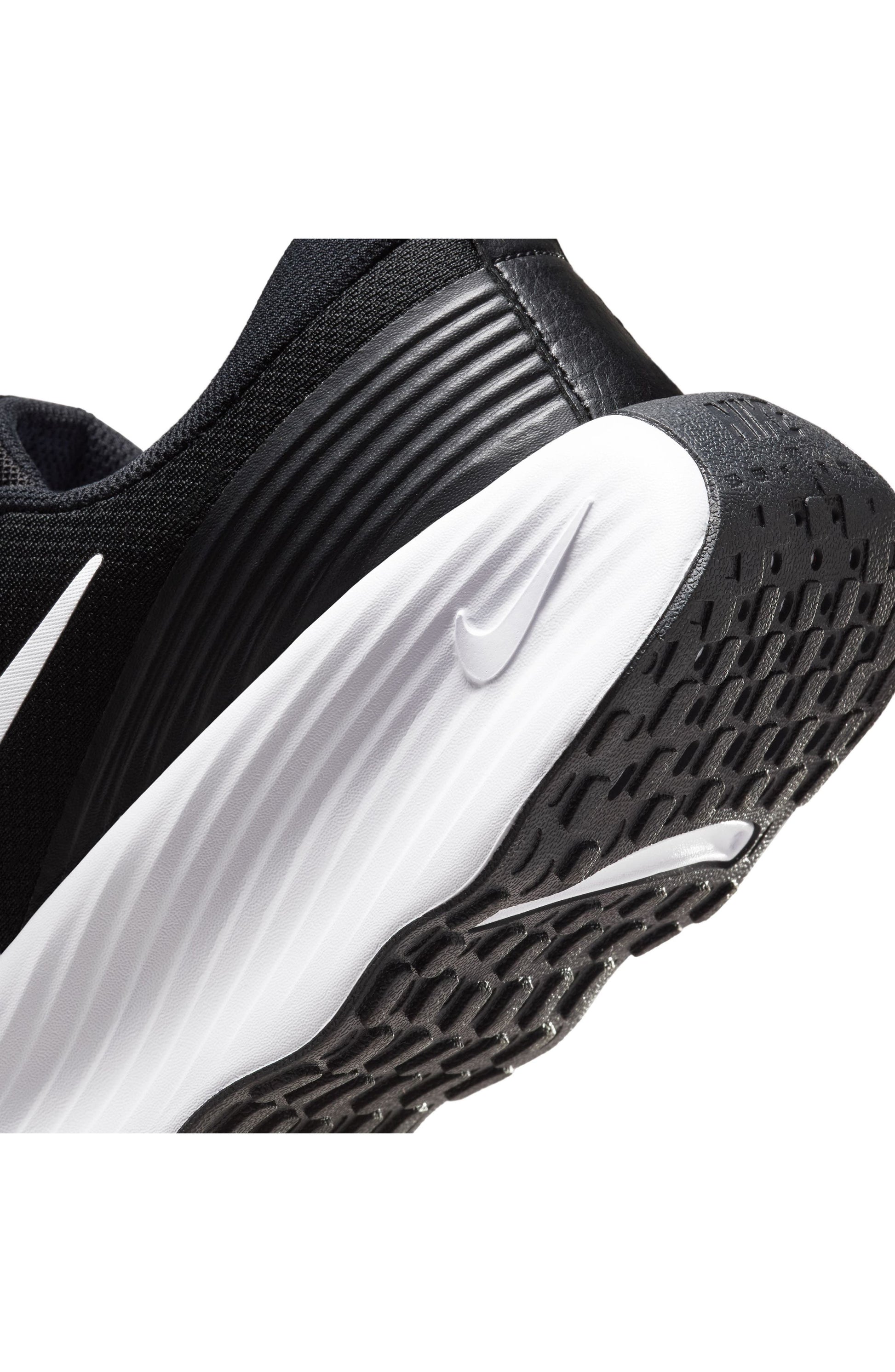 002 BLACK/WHITE