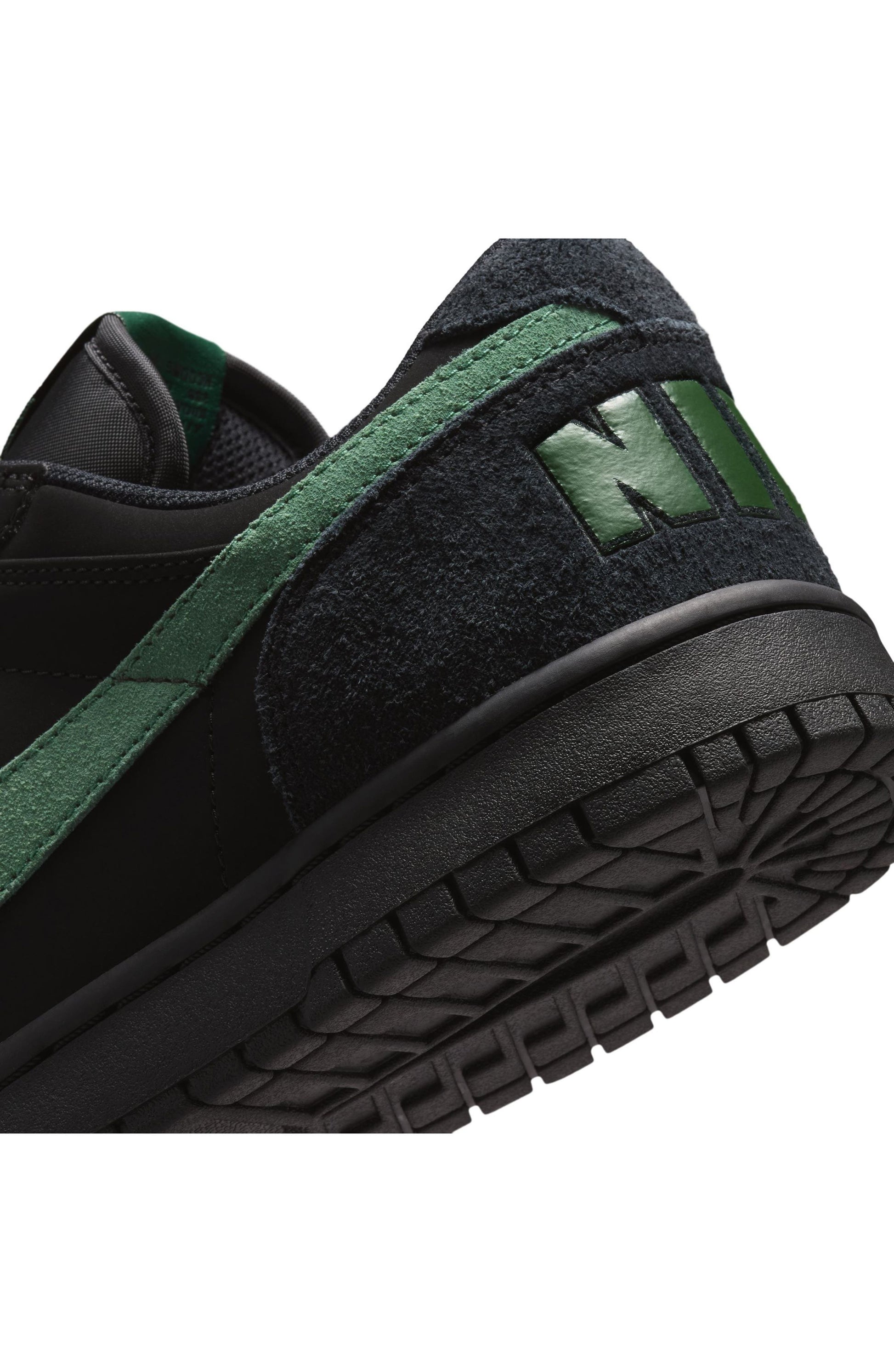 BLACK/ FIR