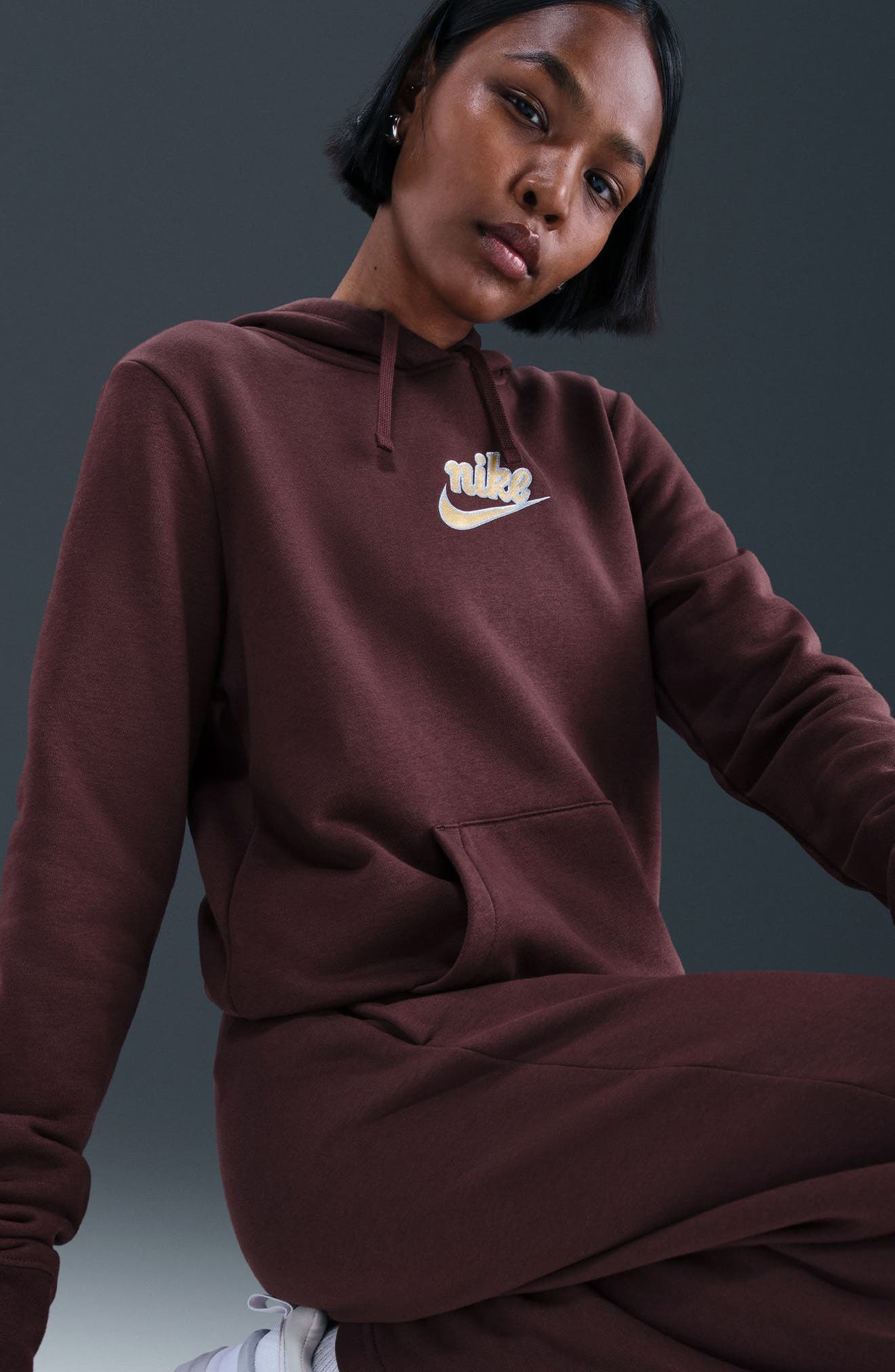 BURGUNDY CRUSH/ METALLIC GOLD