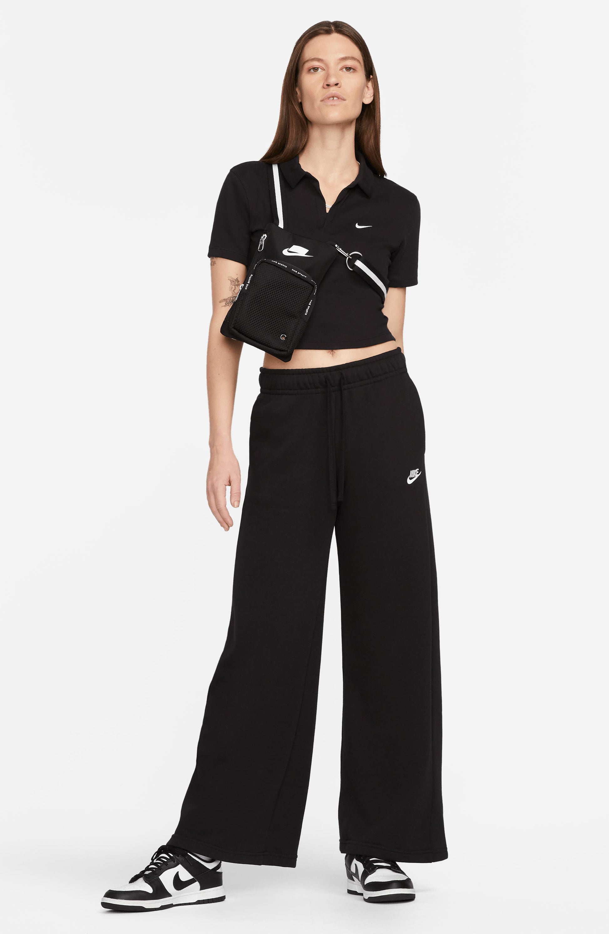 BLACK/WHITE