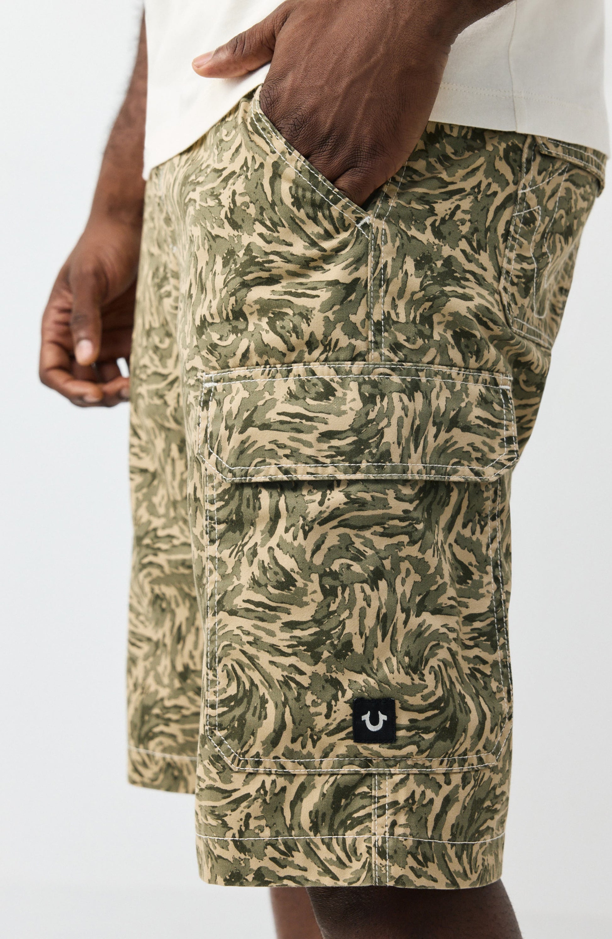 ABSTRACT CAMO