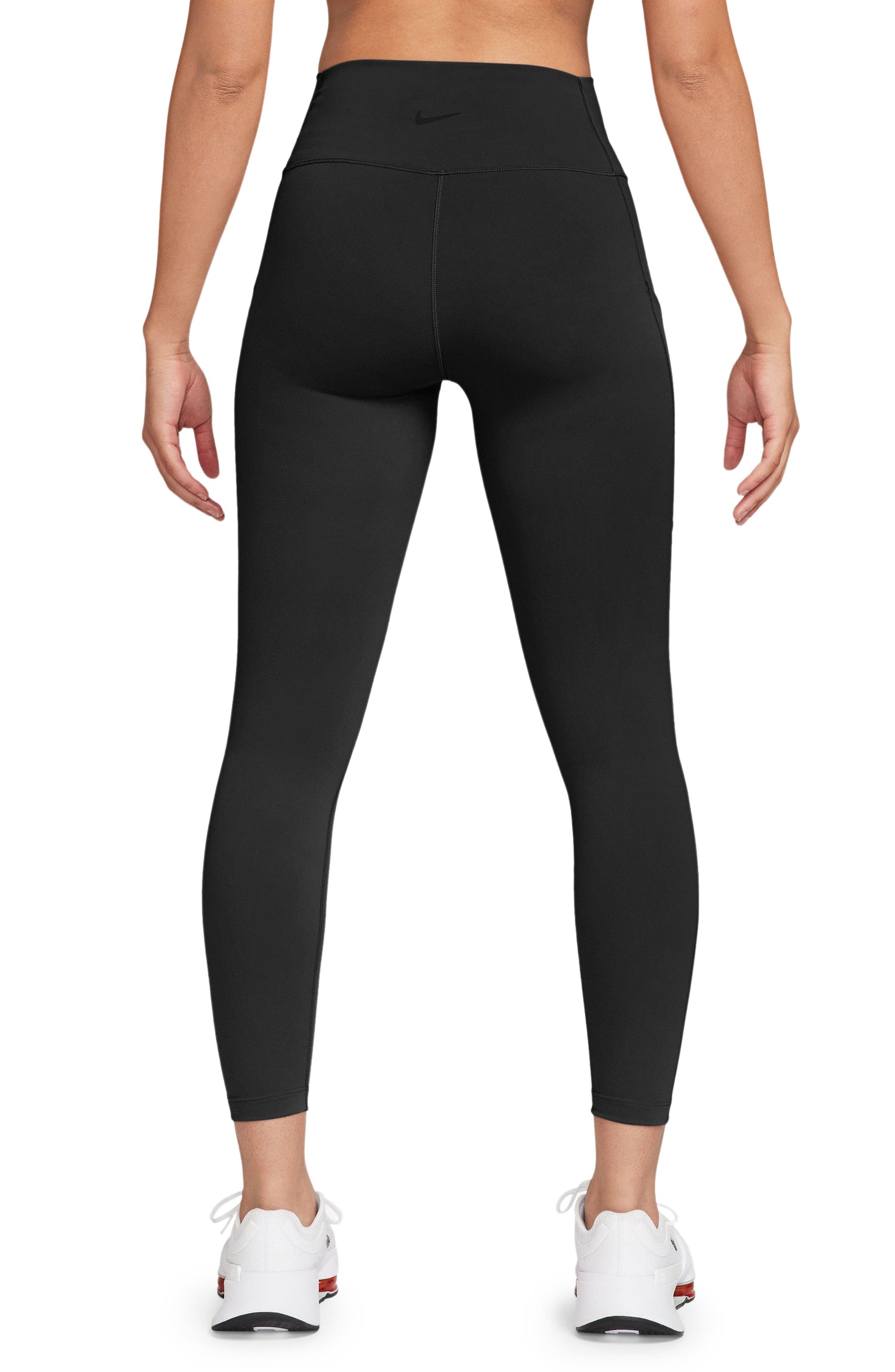 BLACK/ BLACK