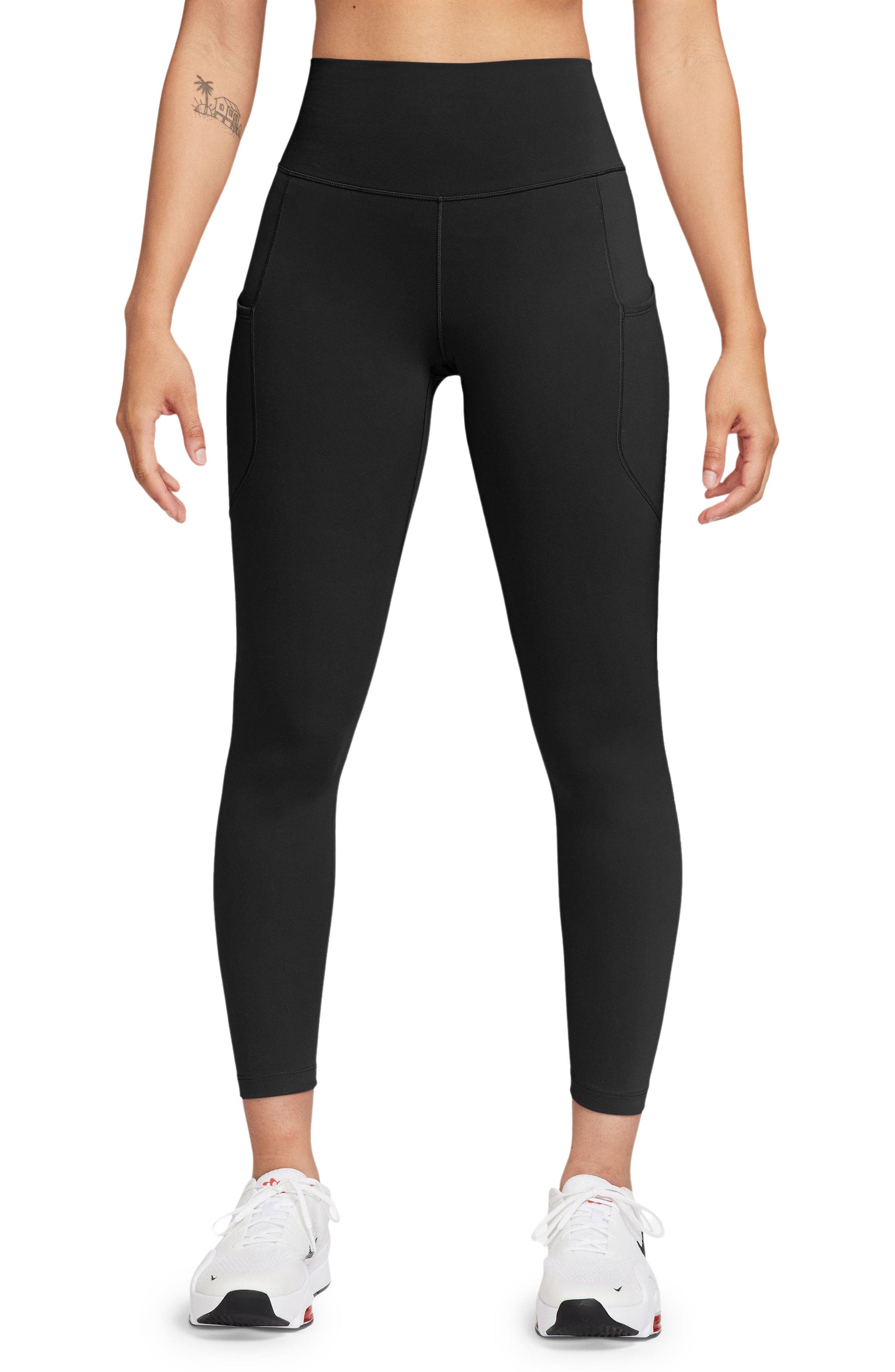 BLACK/ BLACK