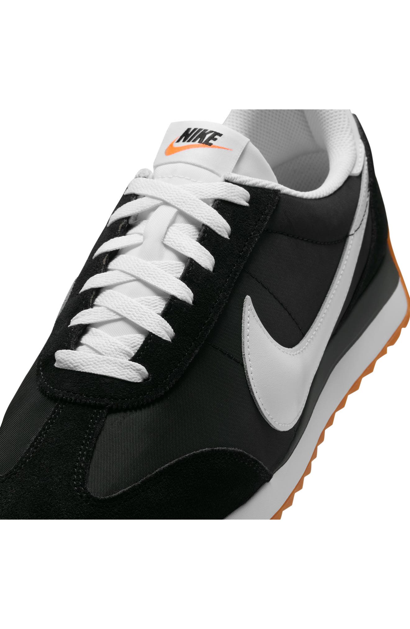 BLACK/ WHITE