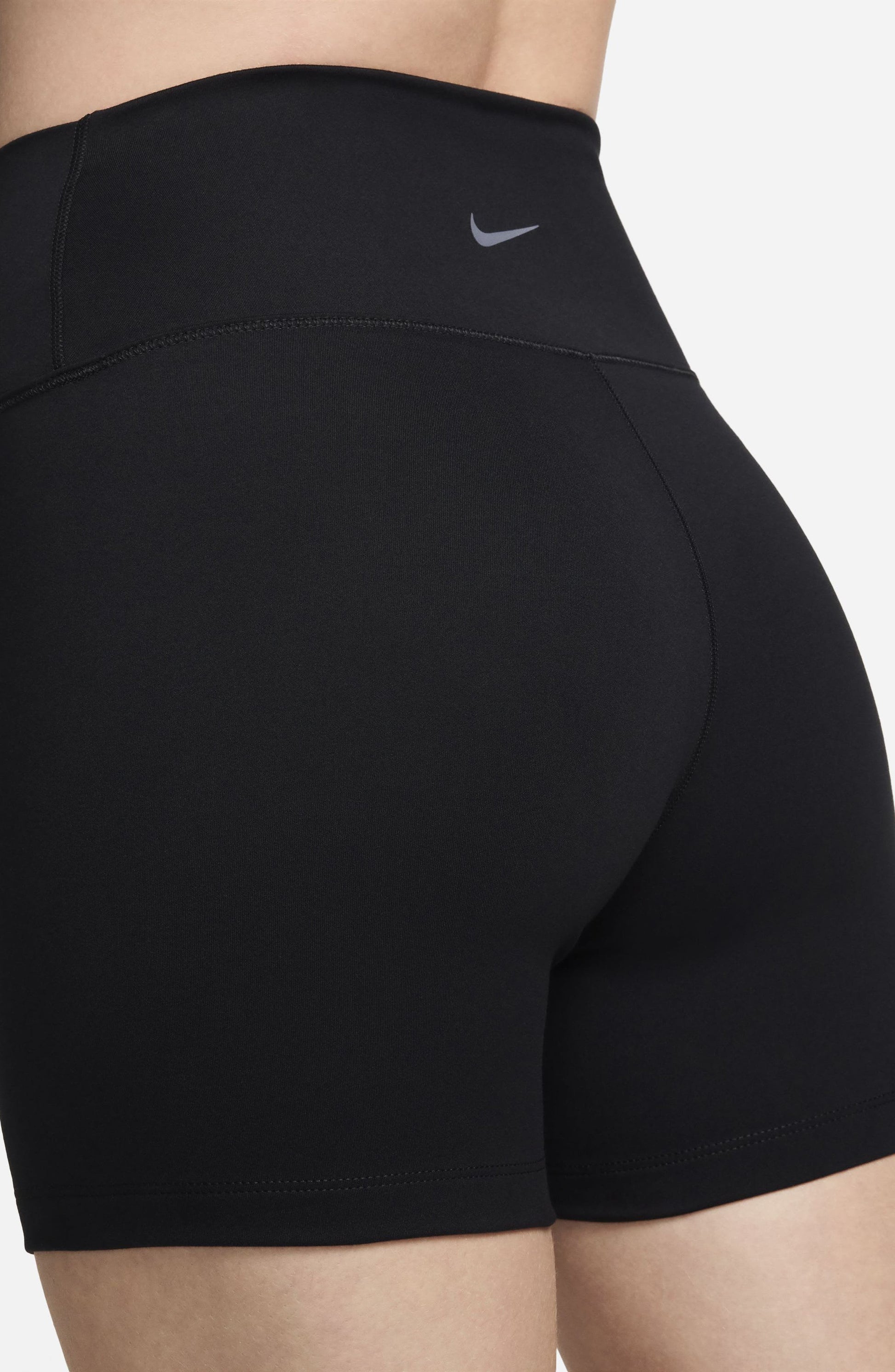 BLACK/ BLACK