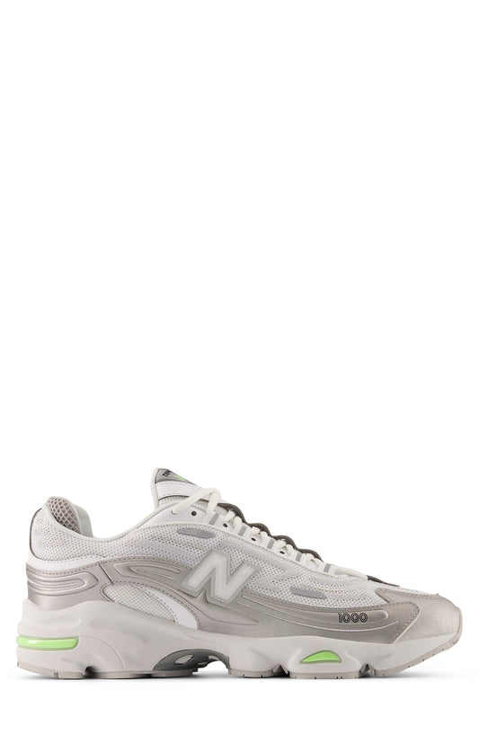 WHITE/ SILVER METALLIC