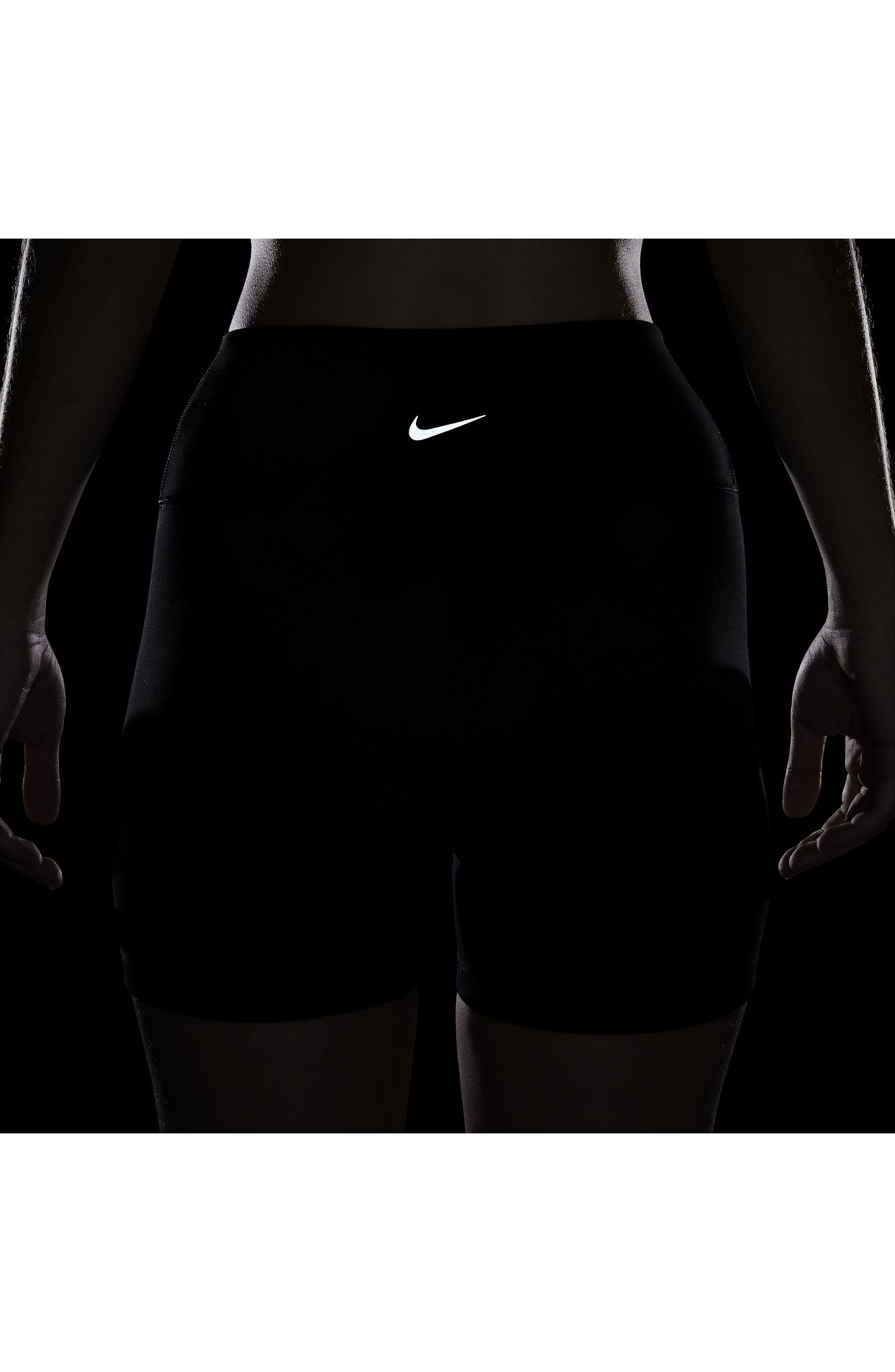 BLACK/ BLACK