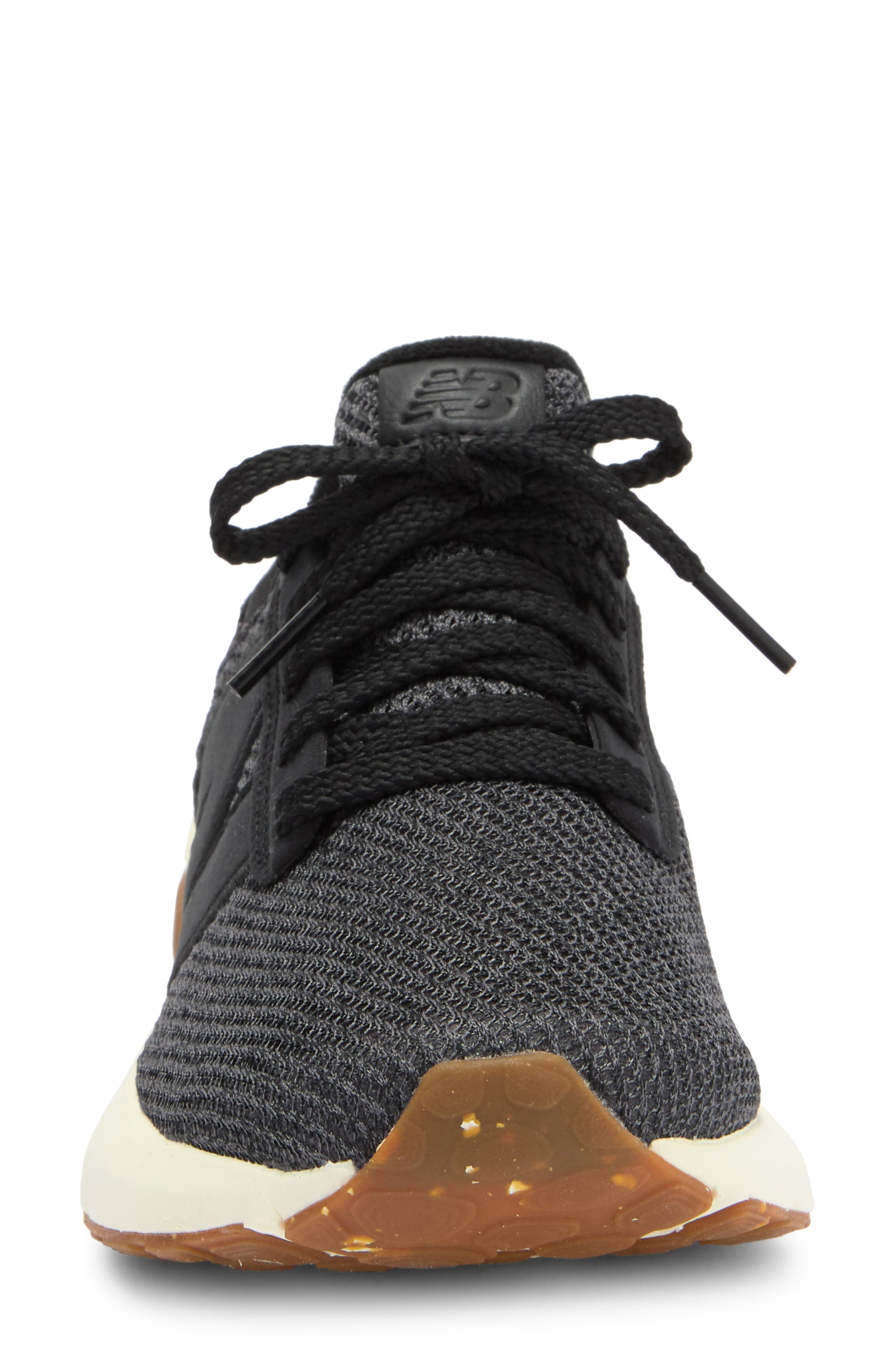 BLACK/ BLACK